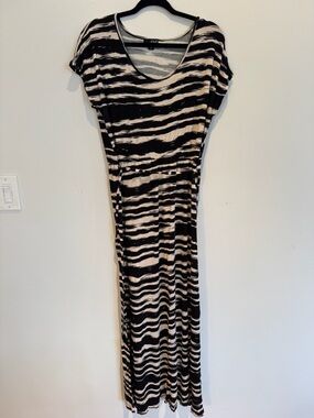 a.n.a Women’s Zebra Print Striped Black and White Maxi Dress Size Large